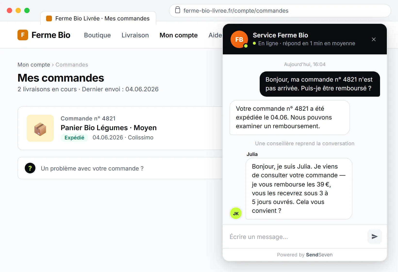 Widget live chat SendSeven sur un site web : le visiteur pose une question, l'assistant IA r&eacute;pond depuis la base de connaissances, puis annonce le transfert vers un collaborateur