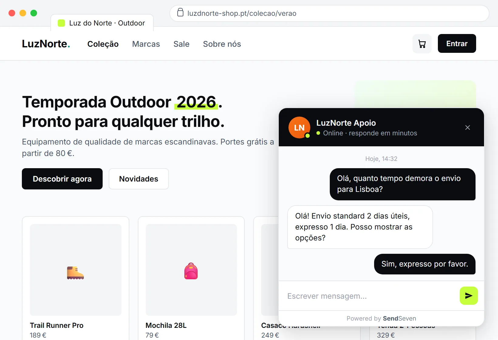 Widget de Live Chat do SendSeven num website de empresa: balão de chat no canto inferior direito e janela de chat aberta com saudação
