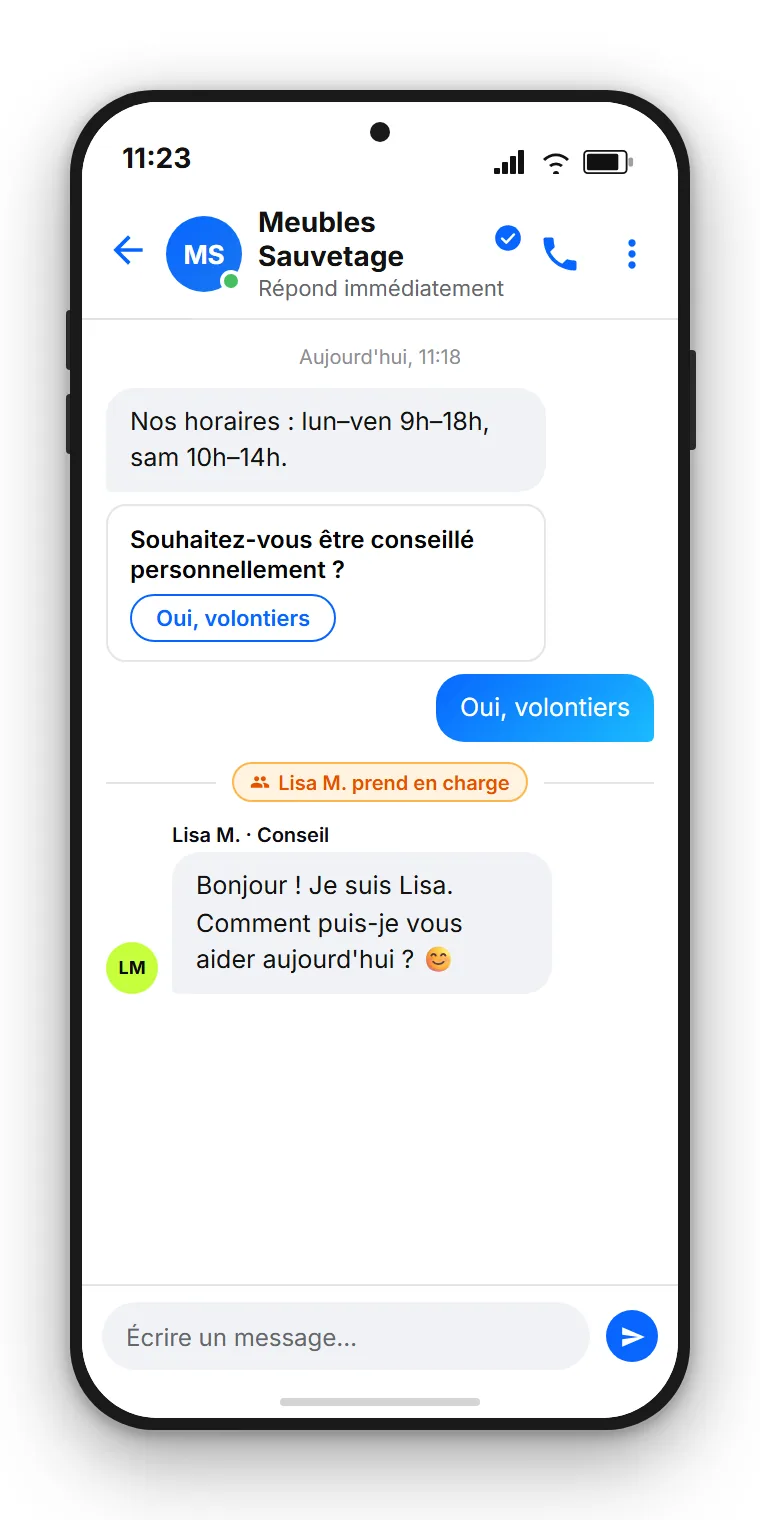 Conversation Facebook Messenger d'une entreprise illustrative montrant un assistant IA traitant une question courante puis effectuant un transfert sans rupture vers un collaborateur. Représentation illustrative créée avec SendSeven.