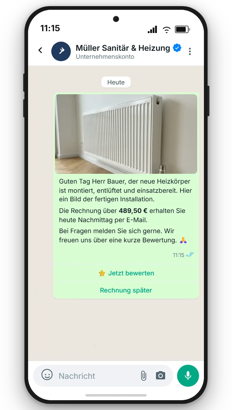 WhatsApp-Nachricht vom Sanitärbetrieb mit Foto der fertigen Heizkörper-Installation und Rechnungshinweis